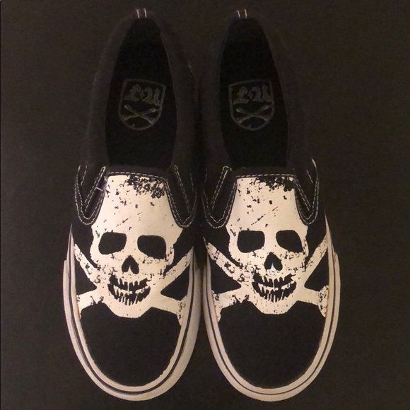 vans skull slip ons